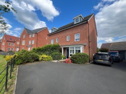 Topiary Road, St James' Gate, Weddington, Nuneaton, CV10 0FT