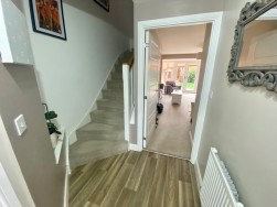 Topiary Road, St James' Gate, Weddington, Nuneaton, CV10 0FT