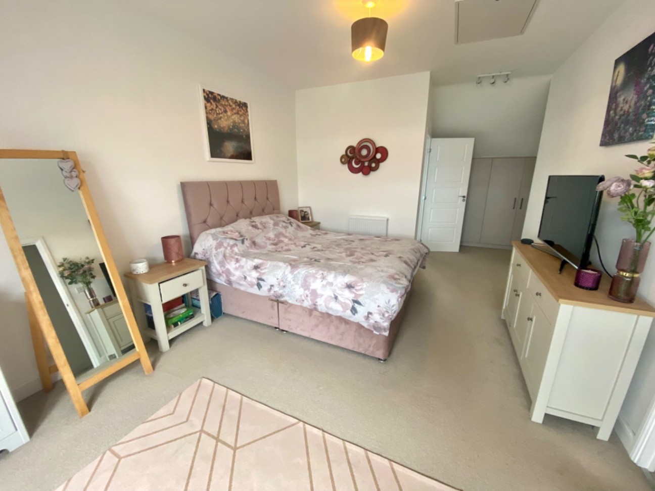 Topiary Road, St James' Gate, Weddington, Nuneaton, CV10 0FT
