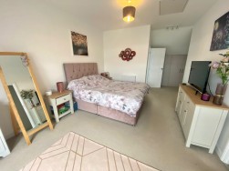 Topiary Road, St James' Gate, Weddington, Nuneaton, CV10 0FT