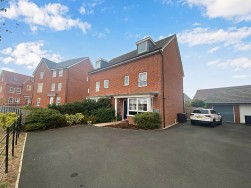 Topiary Road, St James' Gate, Weddington, Nuneaton, CV10 0FT