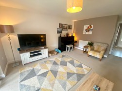 Topiary Road, St James' Gate, Weddington, Nuneaton, CV10 0FT