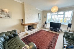 Tiverton Drive, Horeston Grange, Nuneaton, CV11 6YL