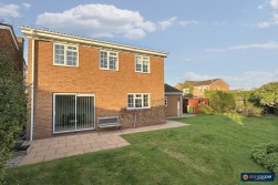 Tiverton Drive, Horeston Grange, Nuneaton, CV11 6YL