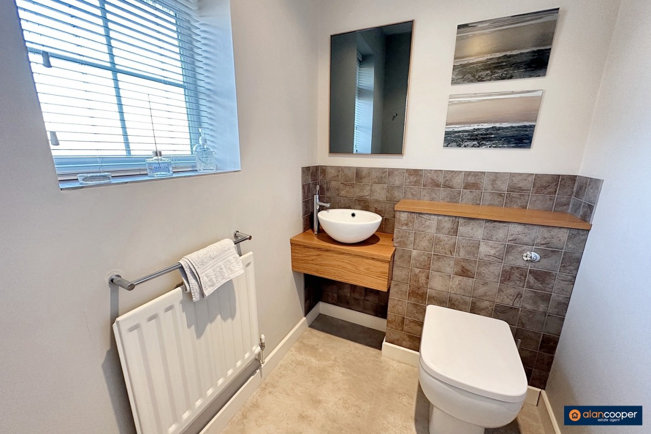 Tiverton Drive, Horeston Grange, Nuneaton, CV11 6YL