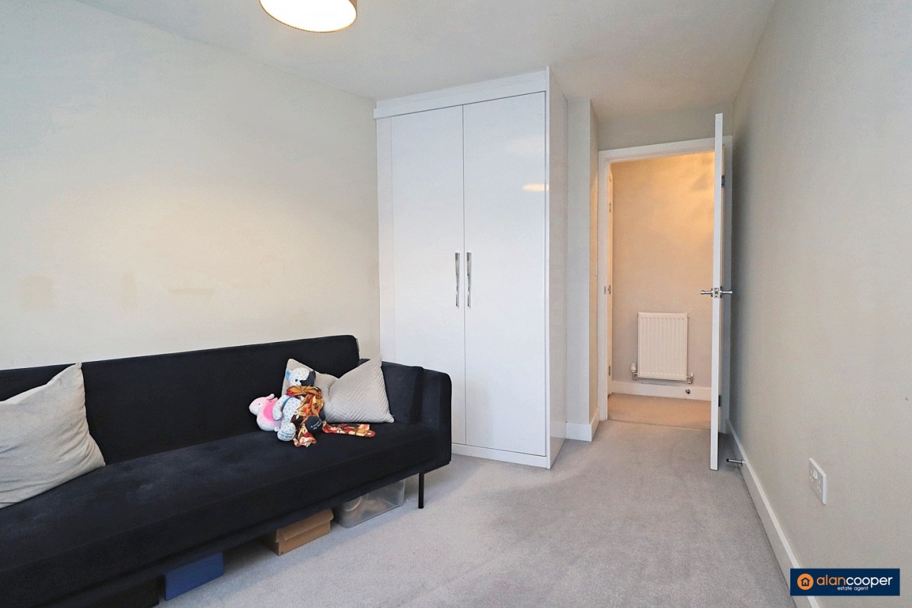 Sunburst Drive, Manor Fields, Nuneaton, CV11 6YQ