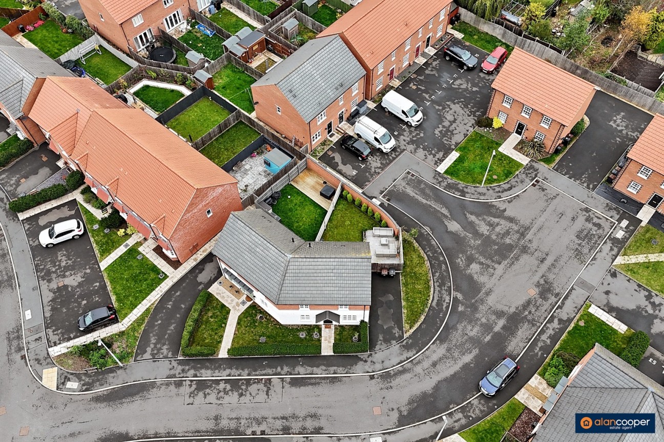 Sunburst Drive, Manor Fields, Nuneaton, CV11 6YQ