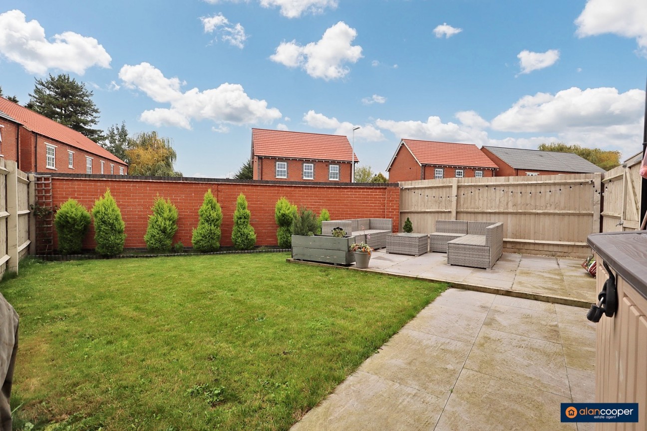 Sunburst Drive, Manor Fields, Nuneaton, CV11 6YQ