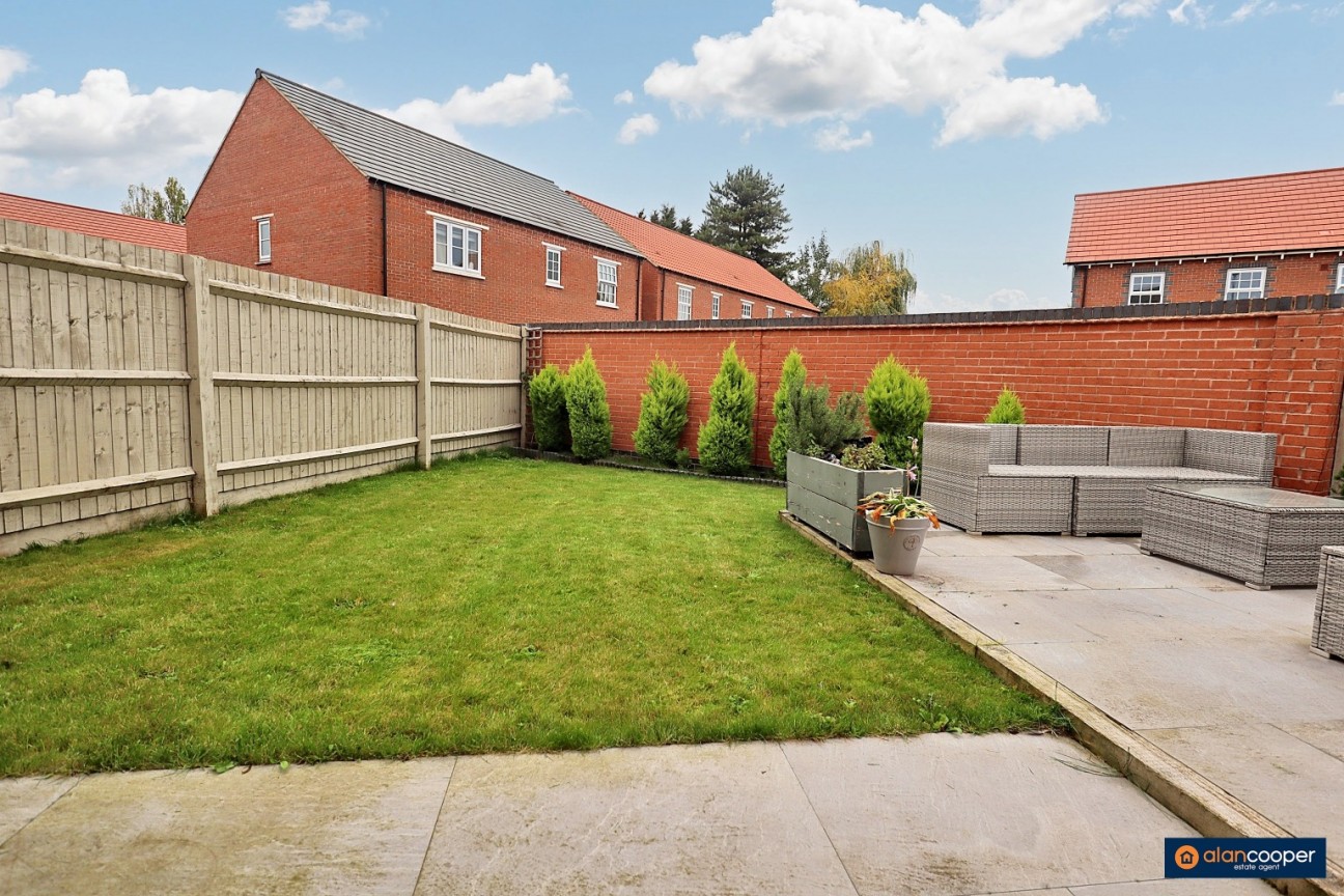 Sunburst Drive, Manor Fields, Nuneaton, CV11 6YQ
