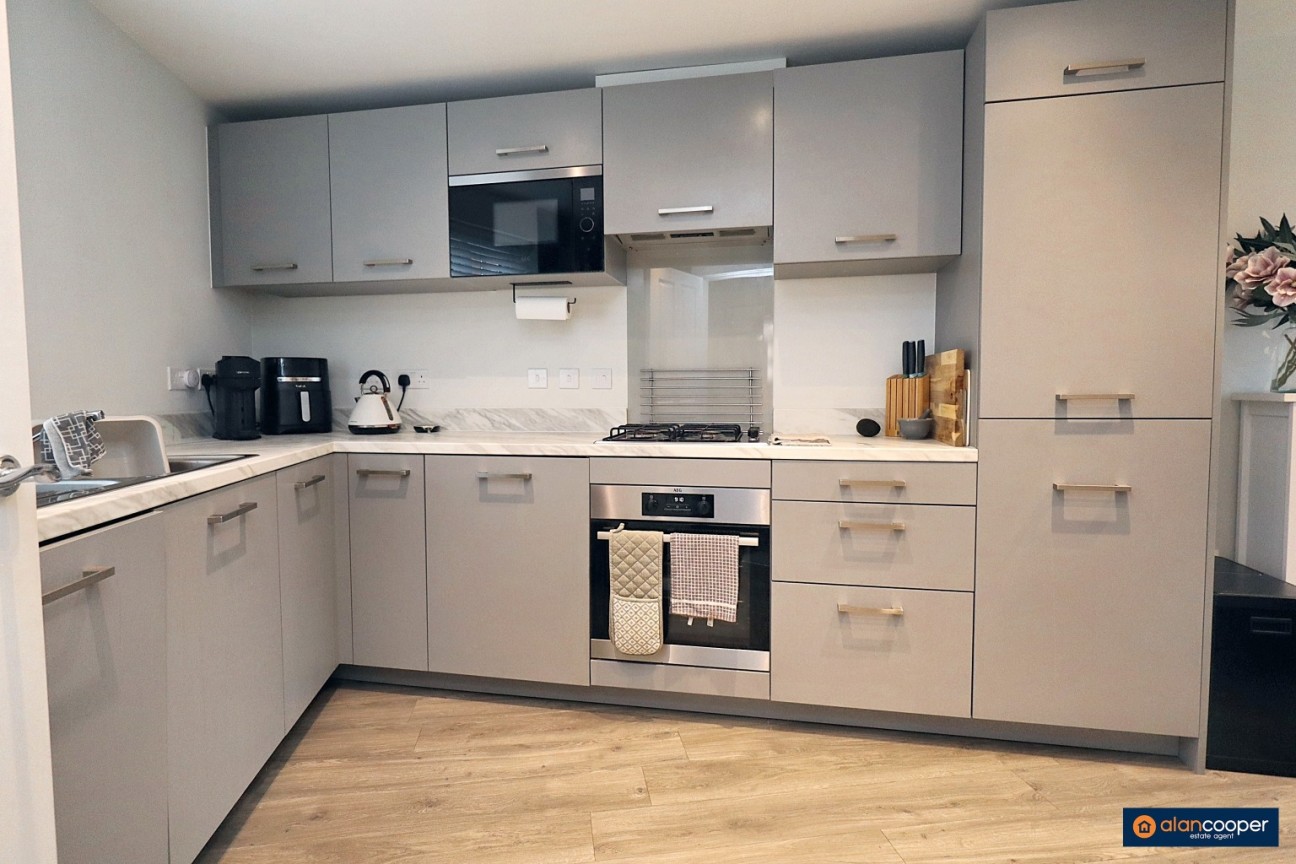 Sunburst Drive, Manor Fields, Nuneaton, CV11 6YQ