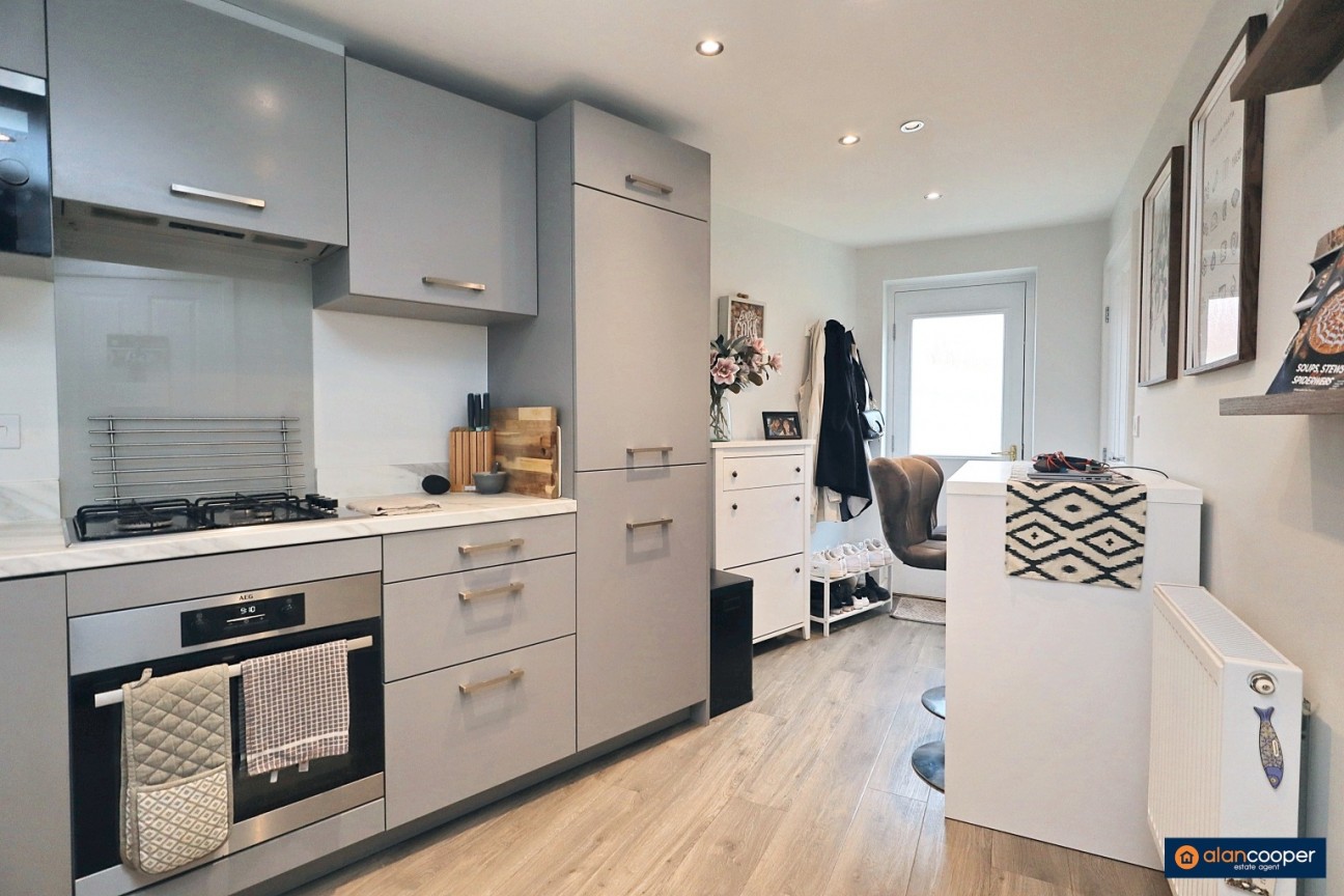 Sunburst Drive, Manor Fields, Nuneaton, CV11 6YQ