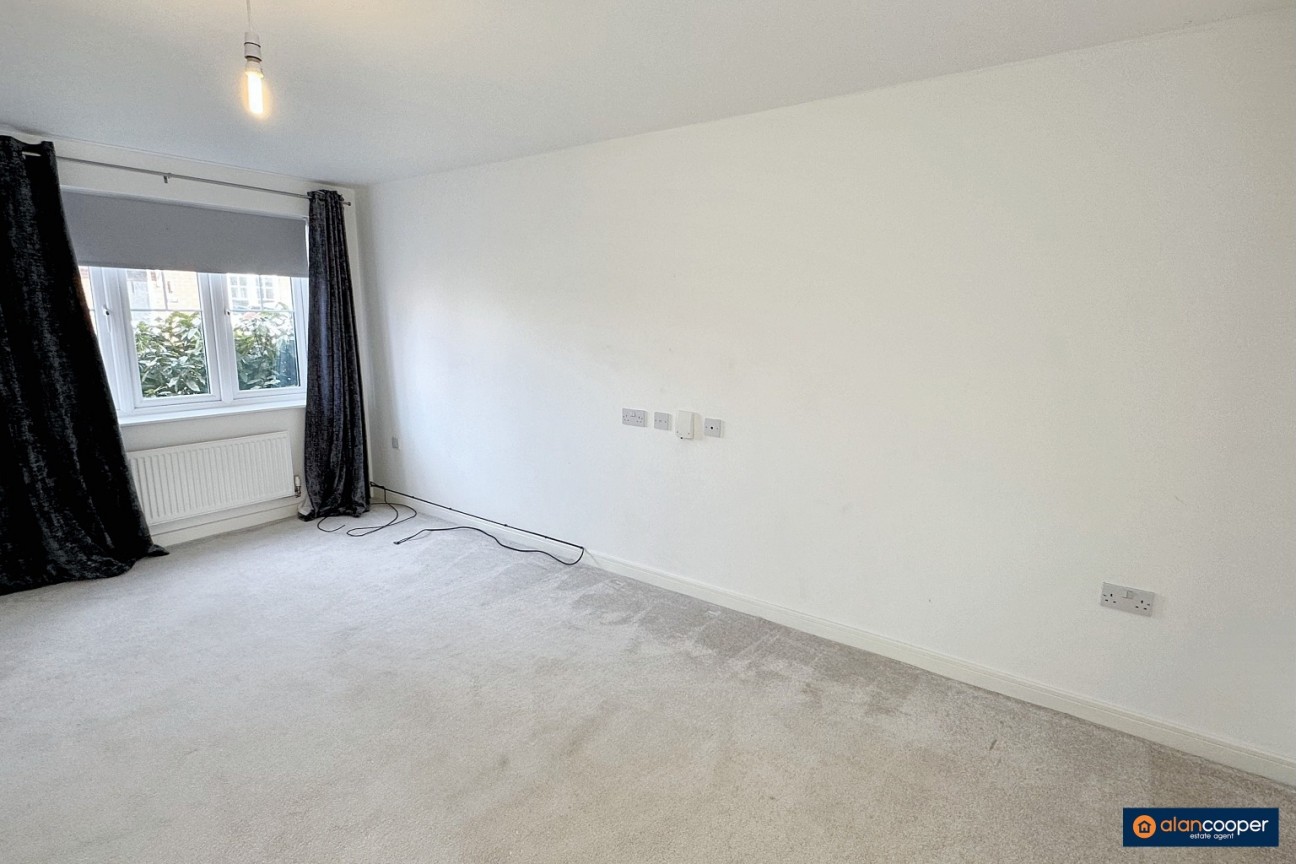 Farthington Drive, Royal Park, Nuneaton, CV11 6WX