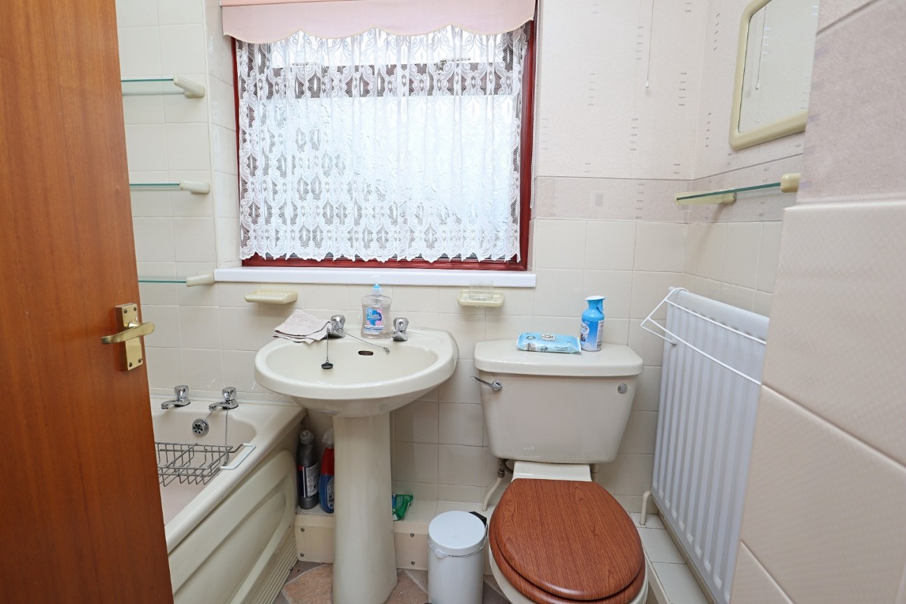 Queen Elizabeth Road, Nuneaton, CV10 9AP