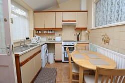 Queen Elizabeth Road, Nuneaton, CV10 9AP