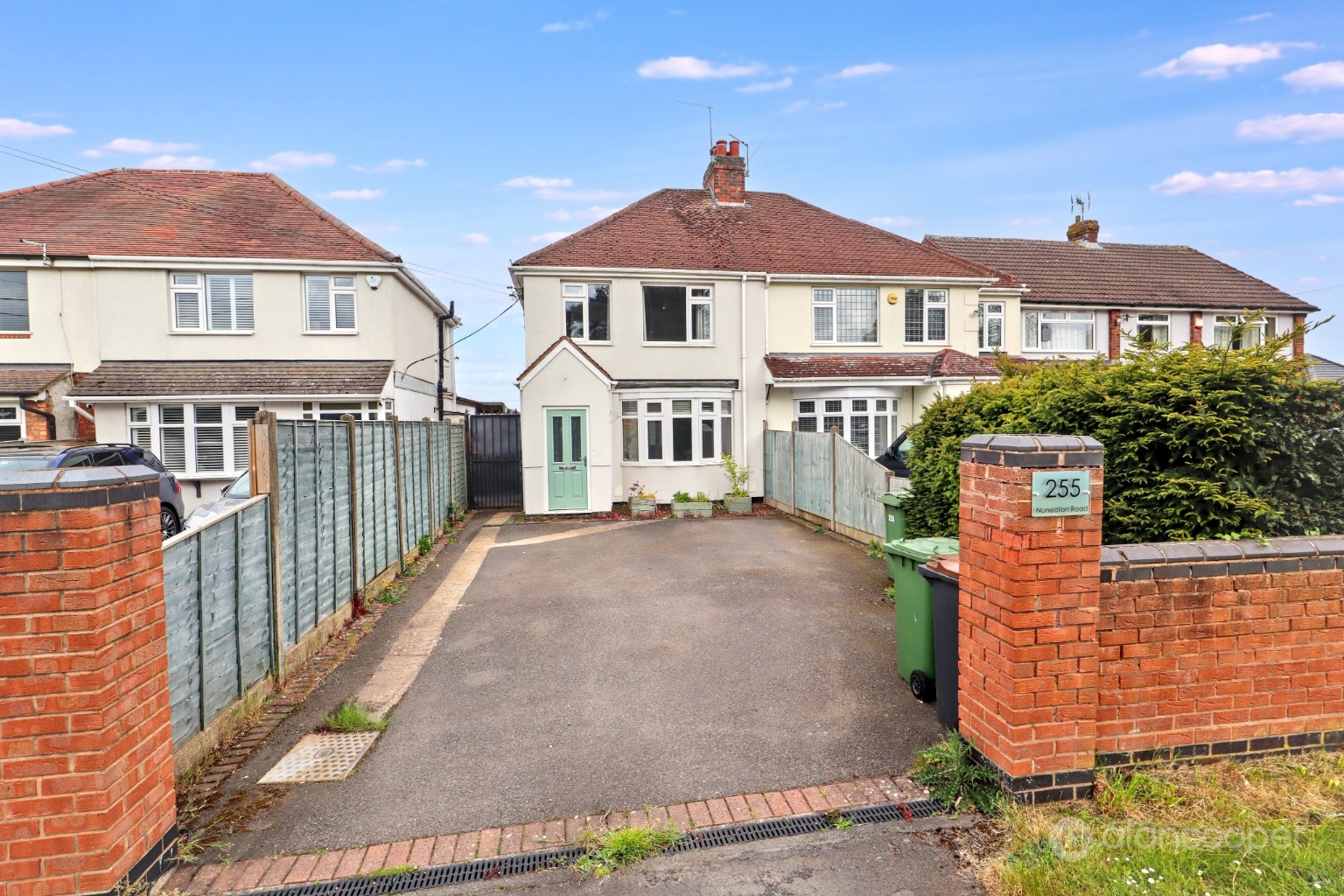 Nuneaton Road, Bulkington, CV12 9RZ