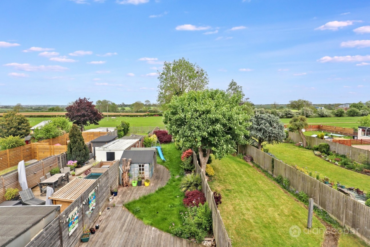 Nuneaton Road, Bulkington, CV12 9RZ