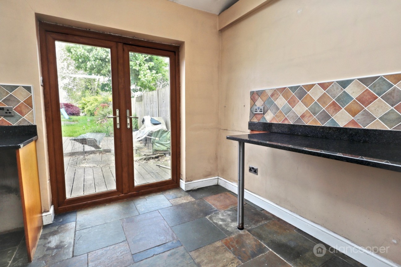 Nuneaton Road, Bulkington, CV12 9RZ