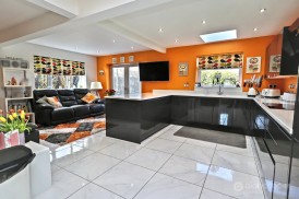 Topps Heath, Bedworth, CV12 0DF