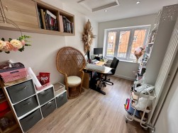 St. Matthews Close, Churchdale Park, Nuneaton, CV10 8RG