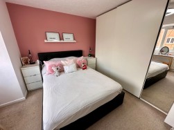 St. Matthews Close, Churchdale Park, Nuneaton, CV10 8RG