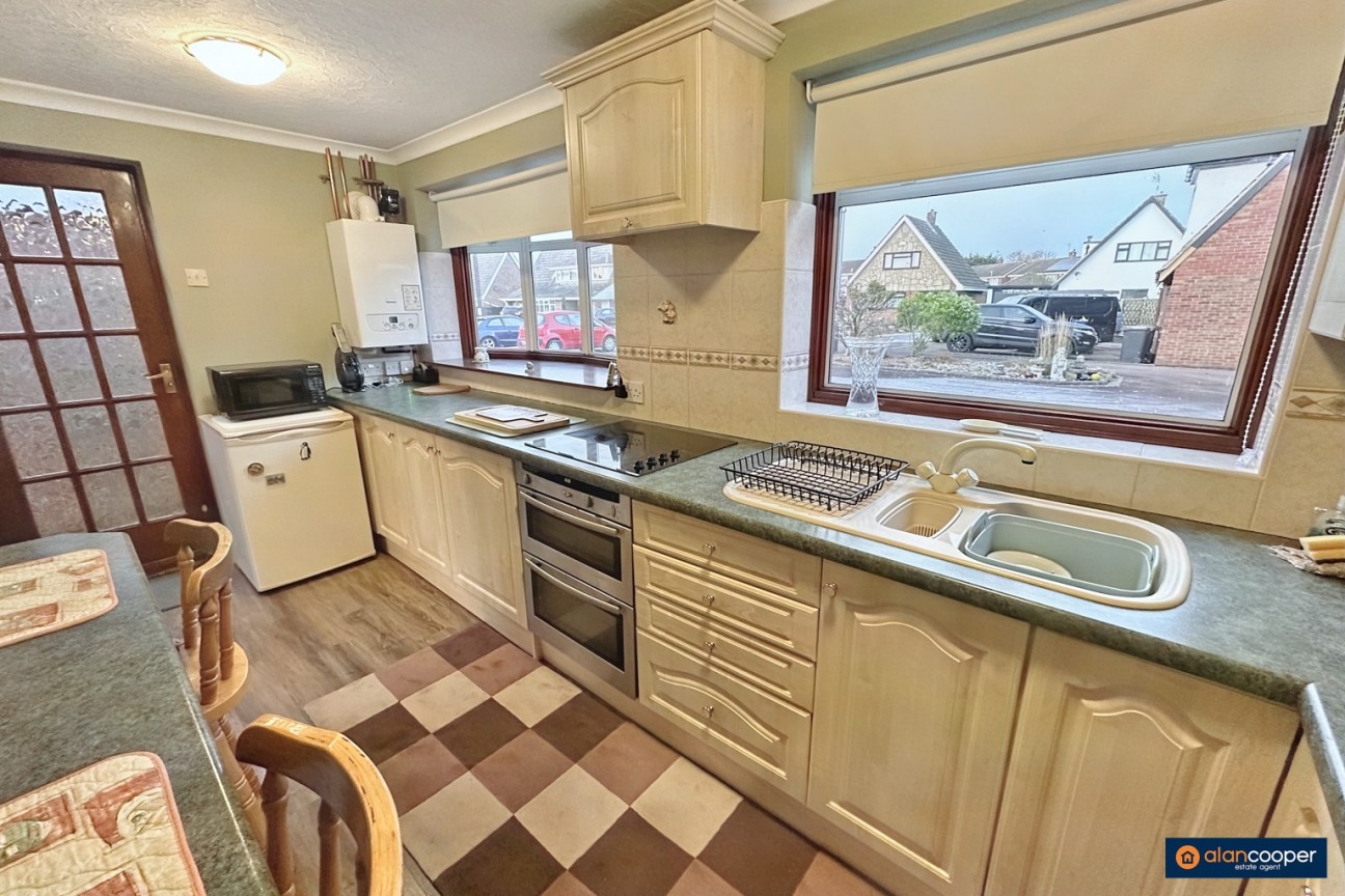 St. Nicolas Park Drive, Nuneaton, CV11 6EQ