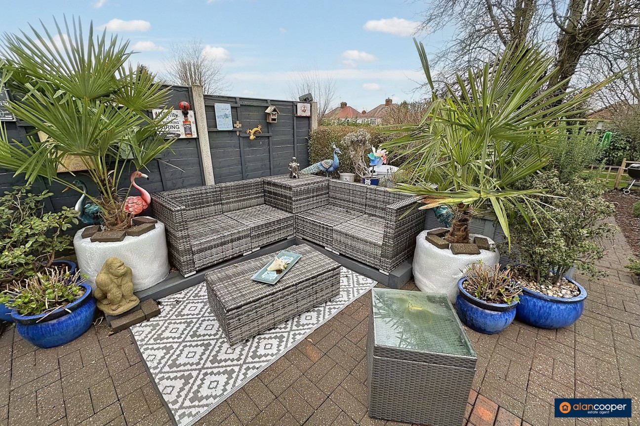 Carisbrook Road, Weddington, Nuneaton, CV10 0BT