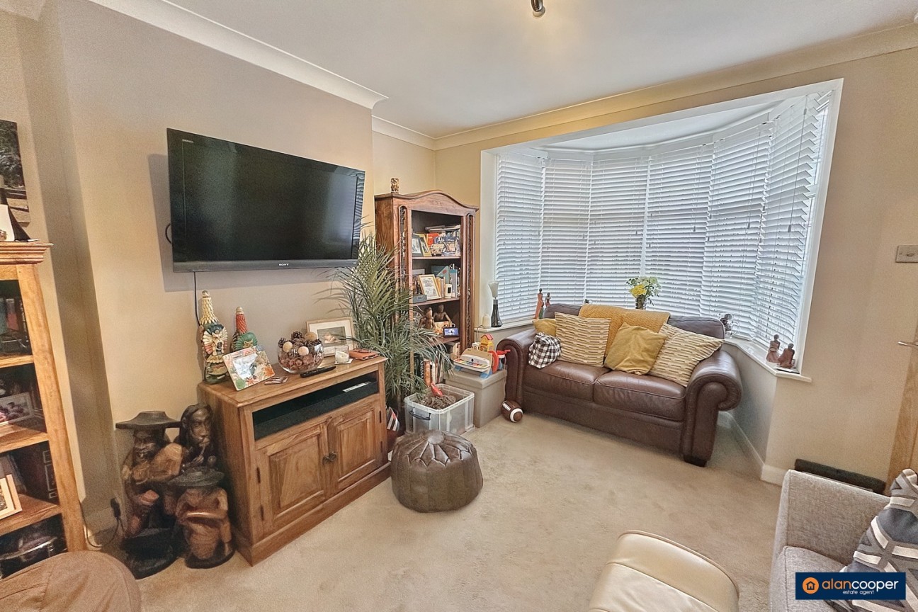 Carisbrook Road, Weddington, Nuneaton, CV10 0BT