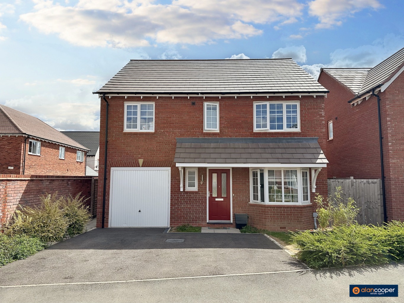 Ombersley Drive, Royal Park, Nuneaton, CV11 6WQ