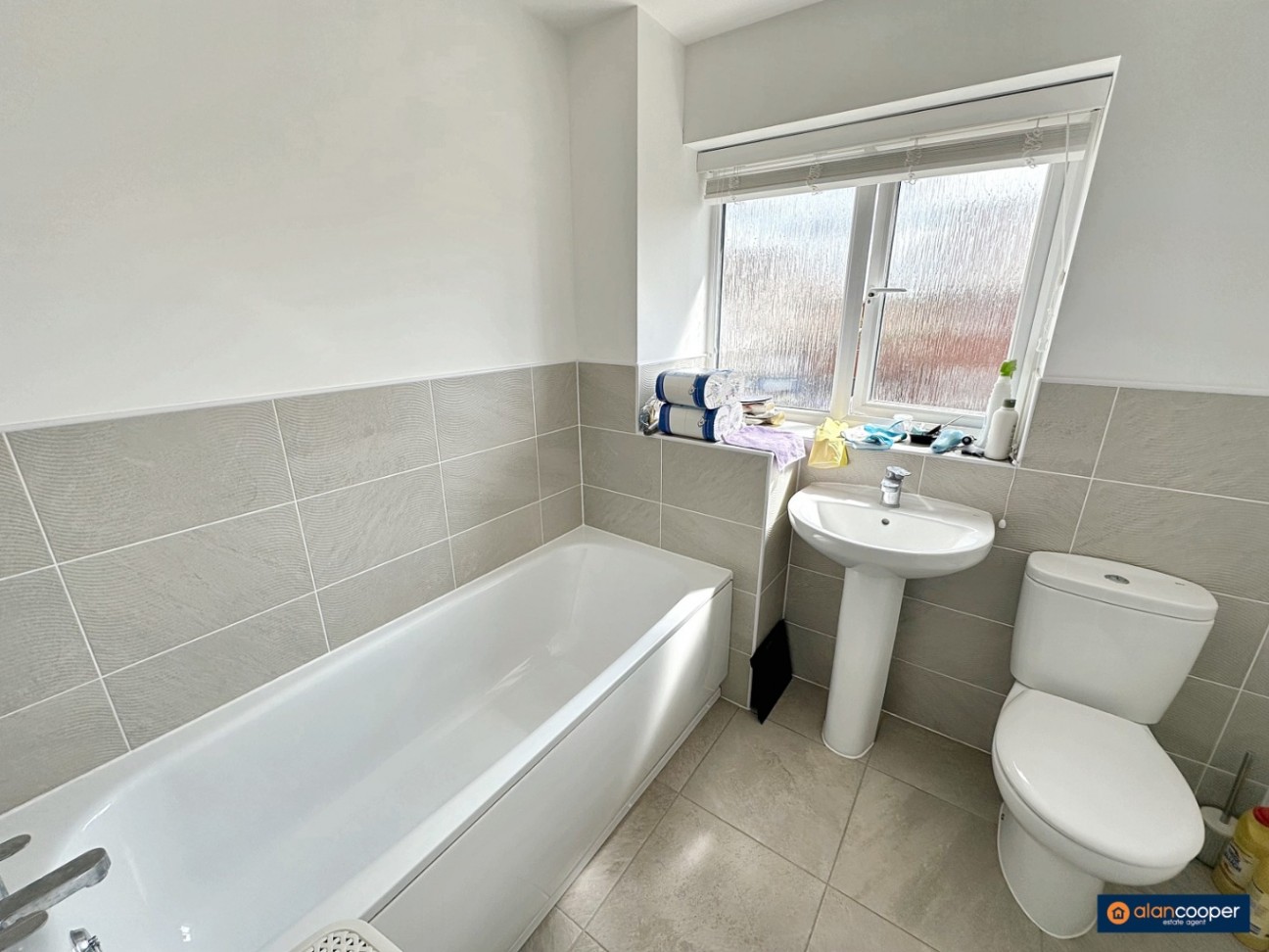 Ombersley Drive, Royal Park, Nuneaton, CV11 6WQ