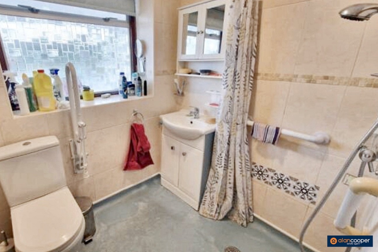 Severn Road, Bulkington, CV12 9QG
