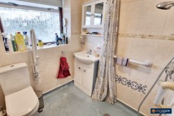 Severn Road, Bulkington, CV12 9QG