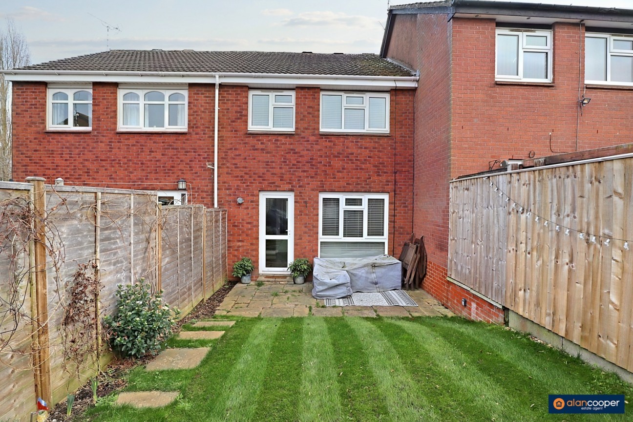 Stoneleigh Close, Hartshill, Nuneaton, CV10 0UG