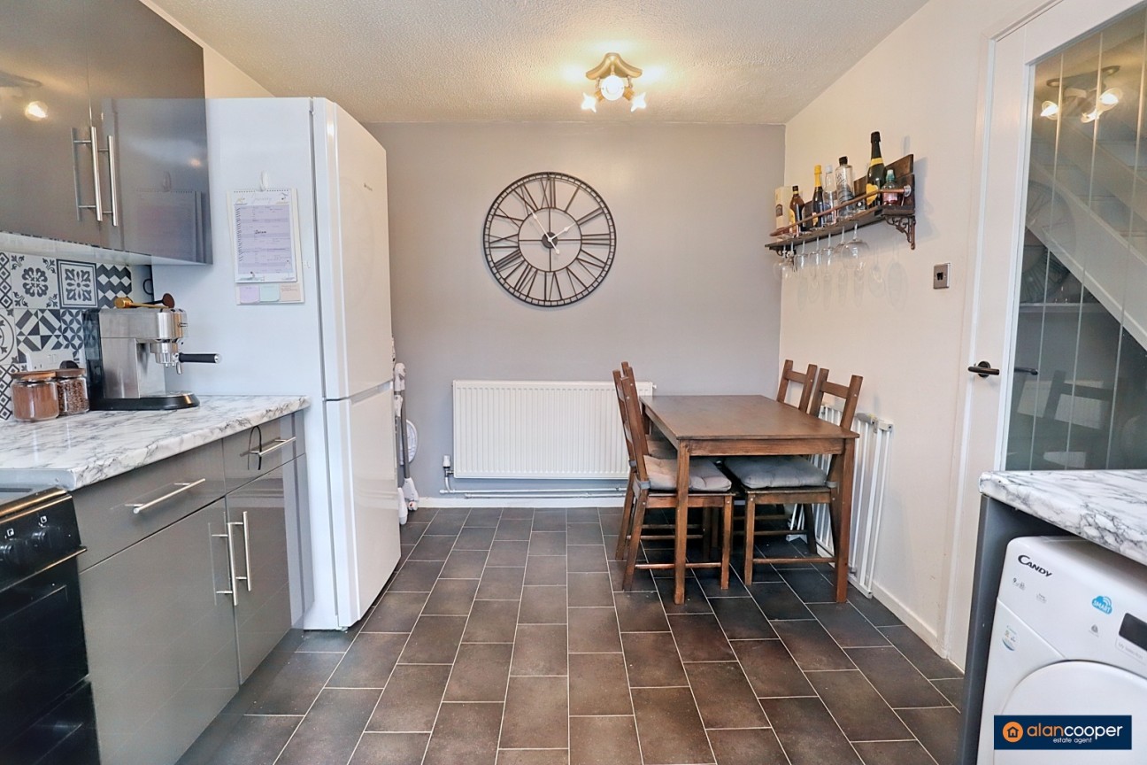 Stoneleigh Close, Hartshill, Nuneaton, CV10 0UG