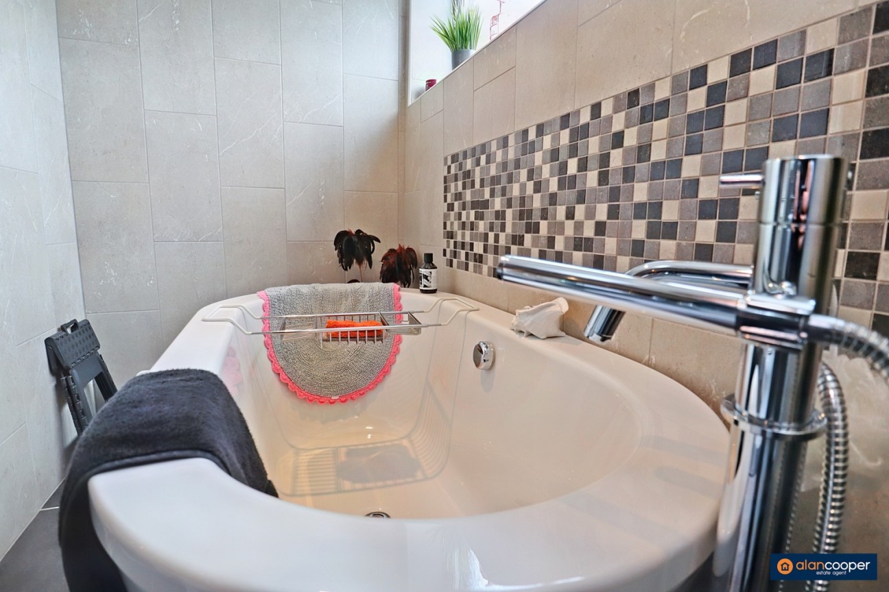 Bucks Hill, Stockingford, Nuneaton, CV10 9LT