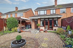 Bucks Hill, Stockingford, Nuneaton, CV10 9LT