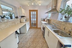Oakdene Crescent, Weddington, Nuneaton, CV10 0DU