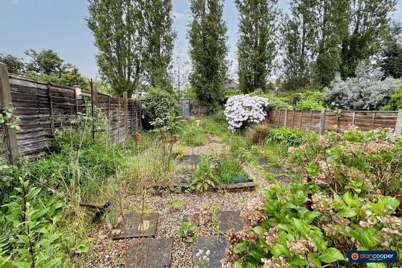 Hollystitches Road, Nuneaton, CV10 9QB