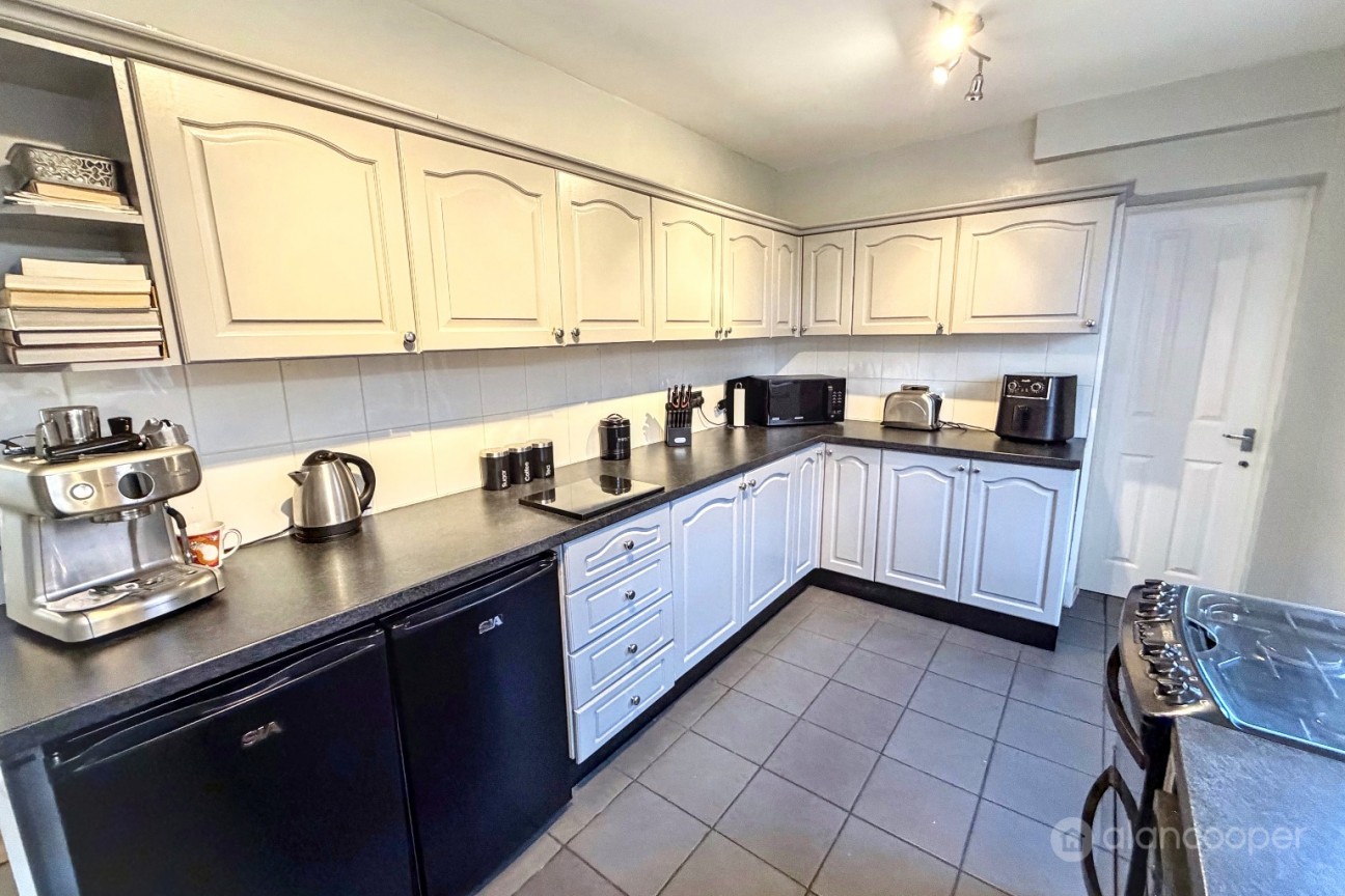 Bedworth Road, Bulkington, CV12 9LJ