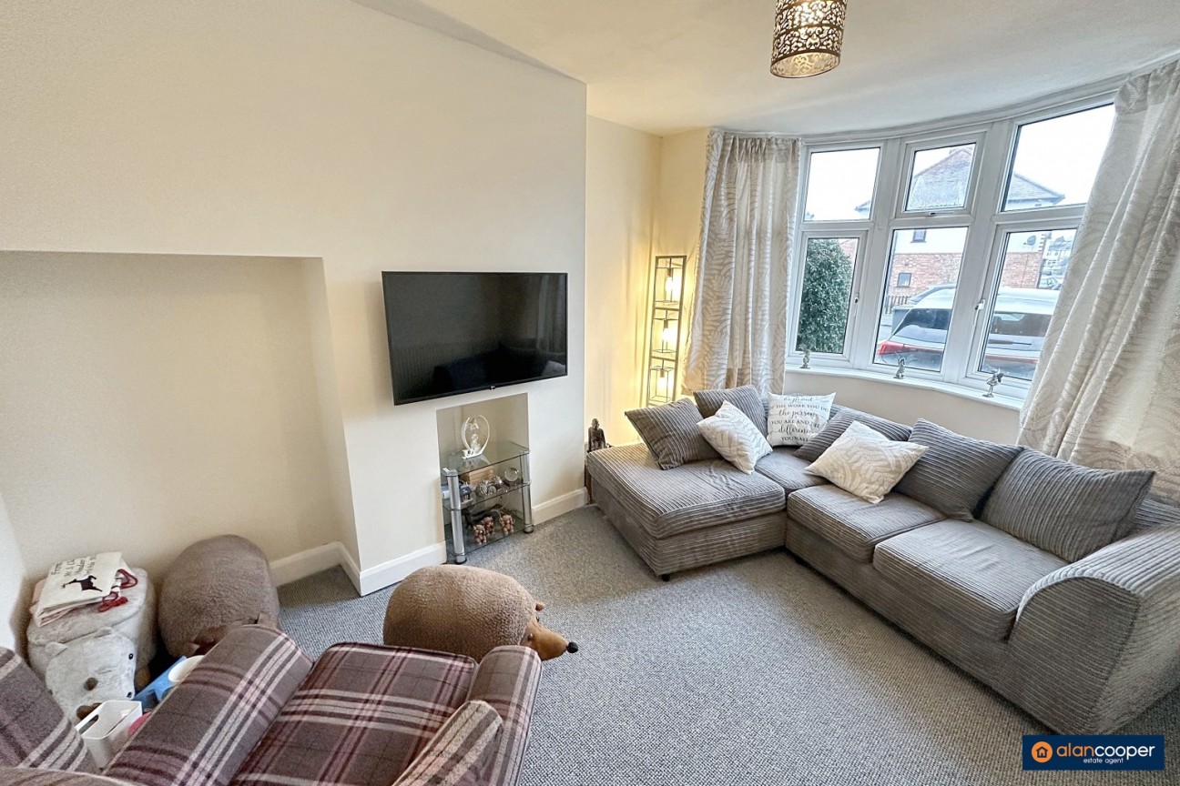 Oakdene Crescent, Weddington, Nuneaton, CV10 0DT