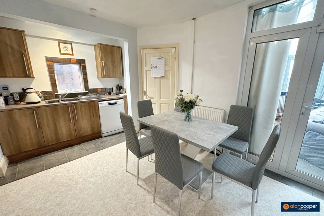 Oakdene Crescent, Weddington, Nuneaton, CV10 0DT