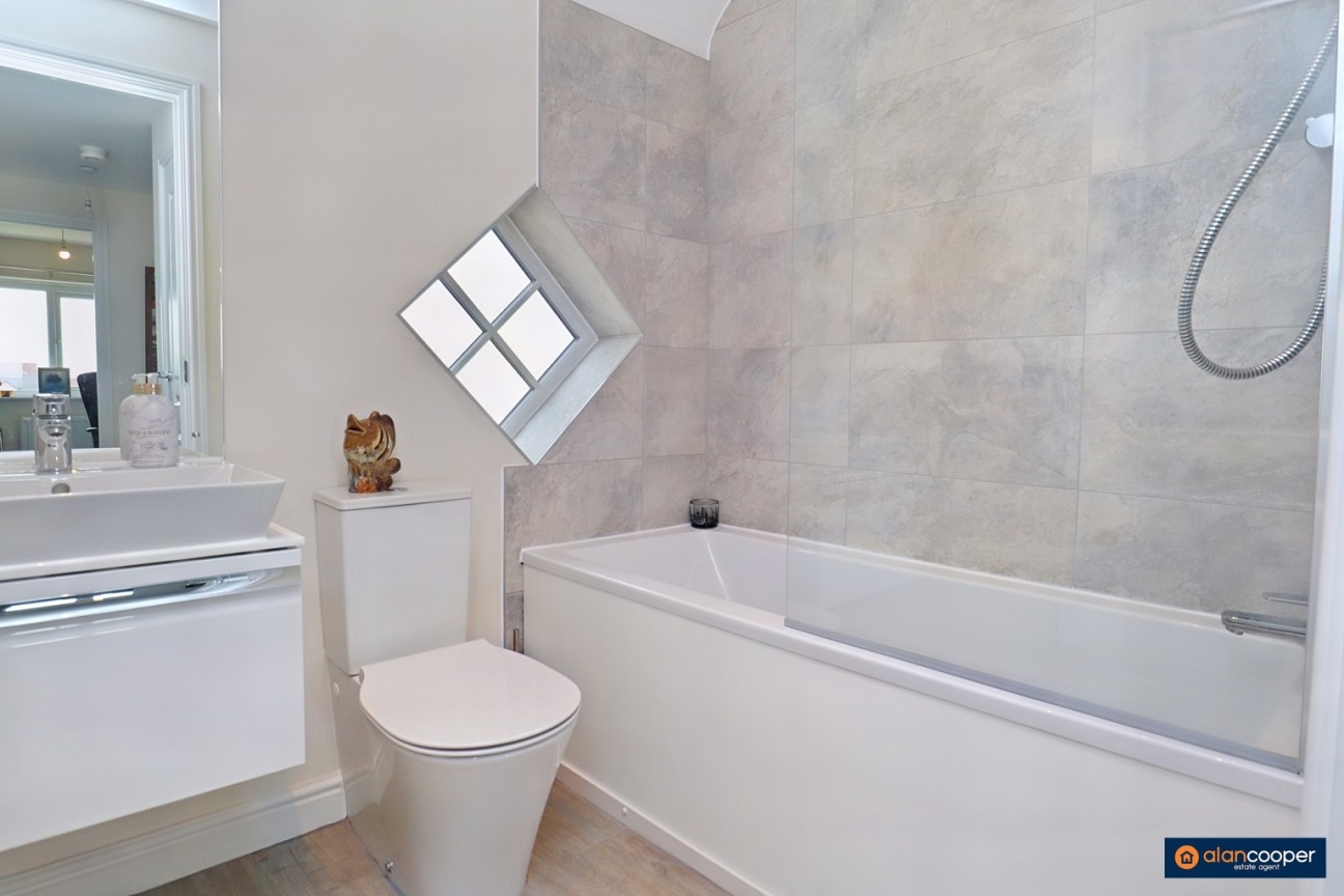 Roman Avenue, Heritage Fields, Nuneaton, CV11 6AF