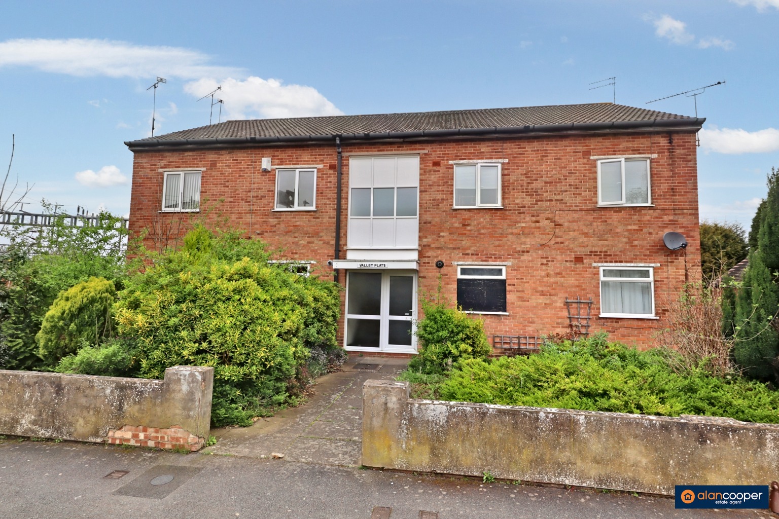 Valley Flats, Oaston Road, Nuneaton, CV11 6JY