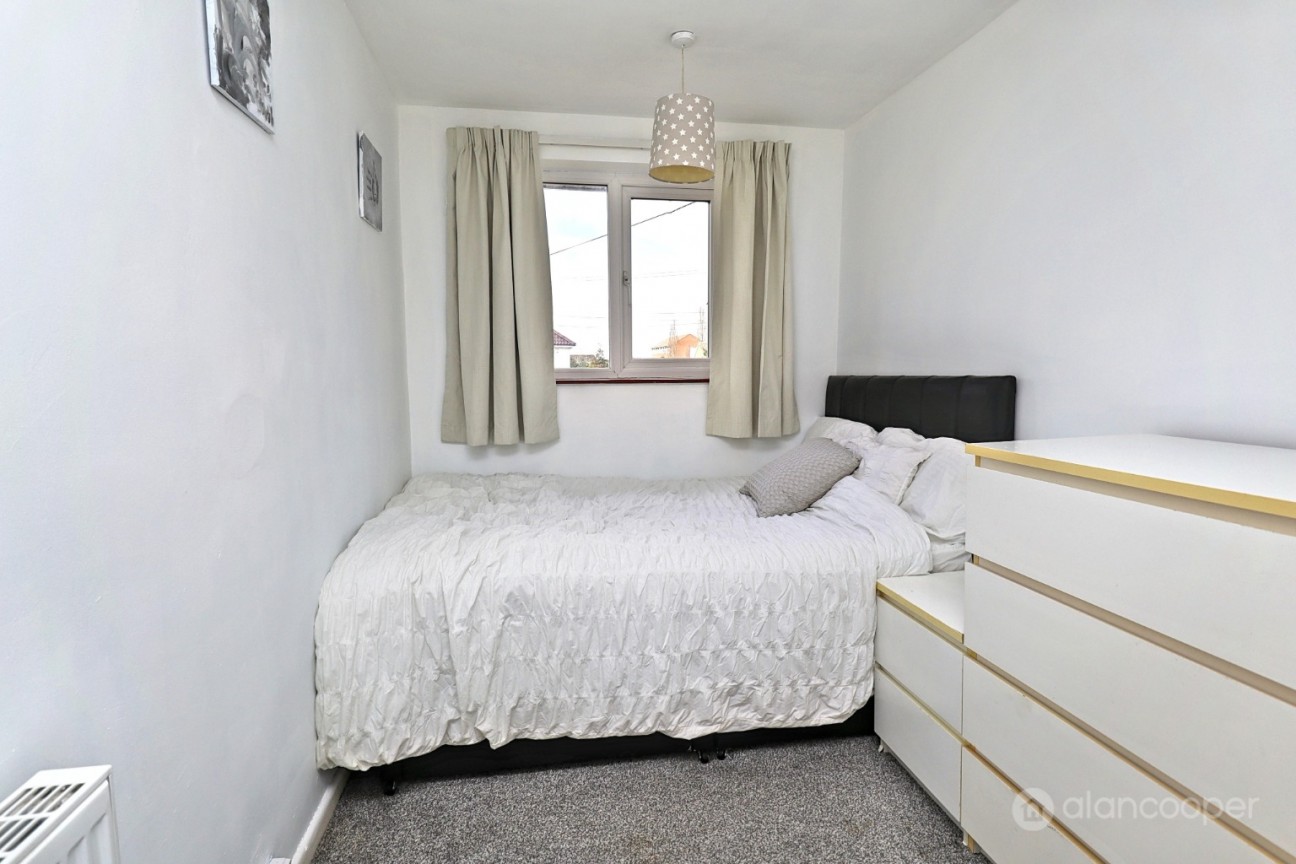 Neale Close, Bulkington, Bedworth, CV12 9RH