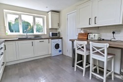 Neale Close, Bulkington, Bedworth, CV12 9RH