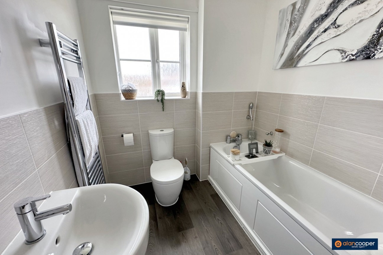 Adelie Road, Galley Common, Nuneaton, CV10 9GZ