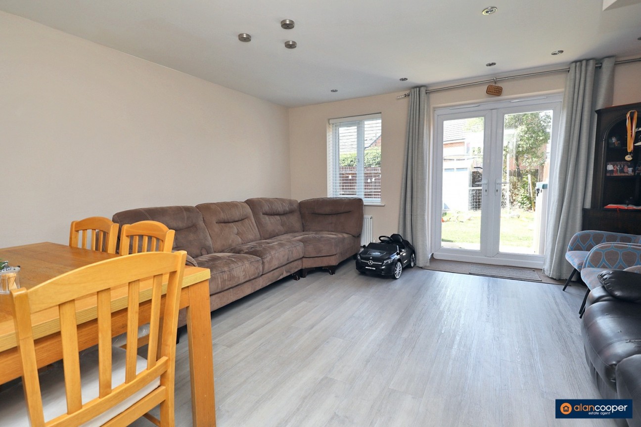 Feather Lane, Penns Croft, Nuneaton, CV10 7GN