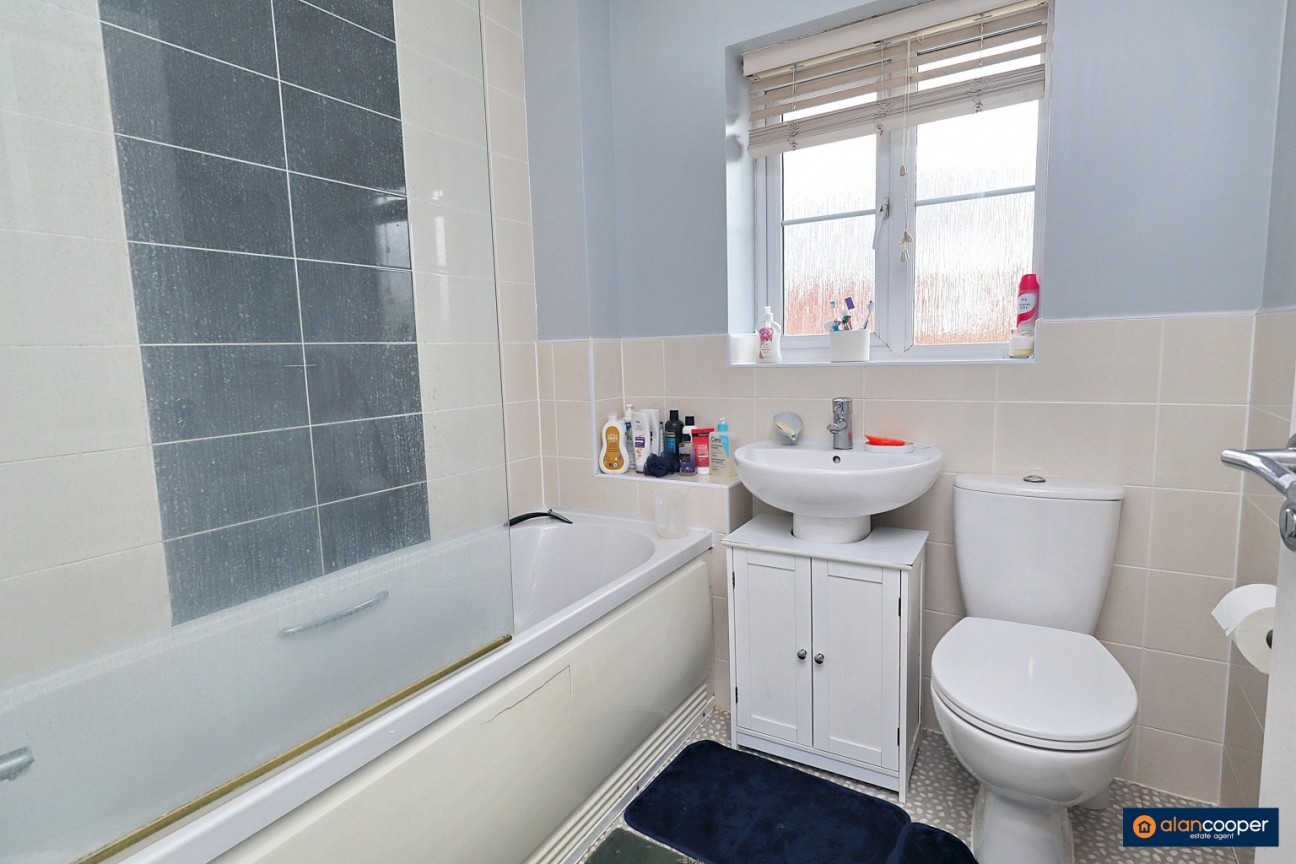 Feather Lane, Penns Croft, Nuneaton, CV10 7GN