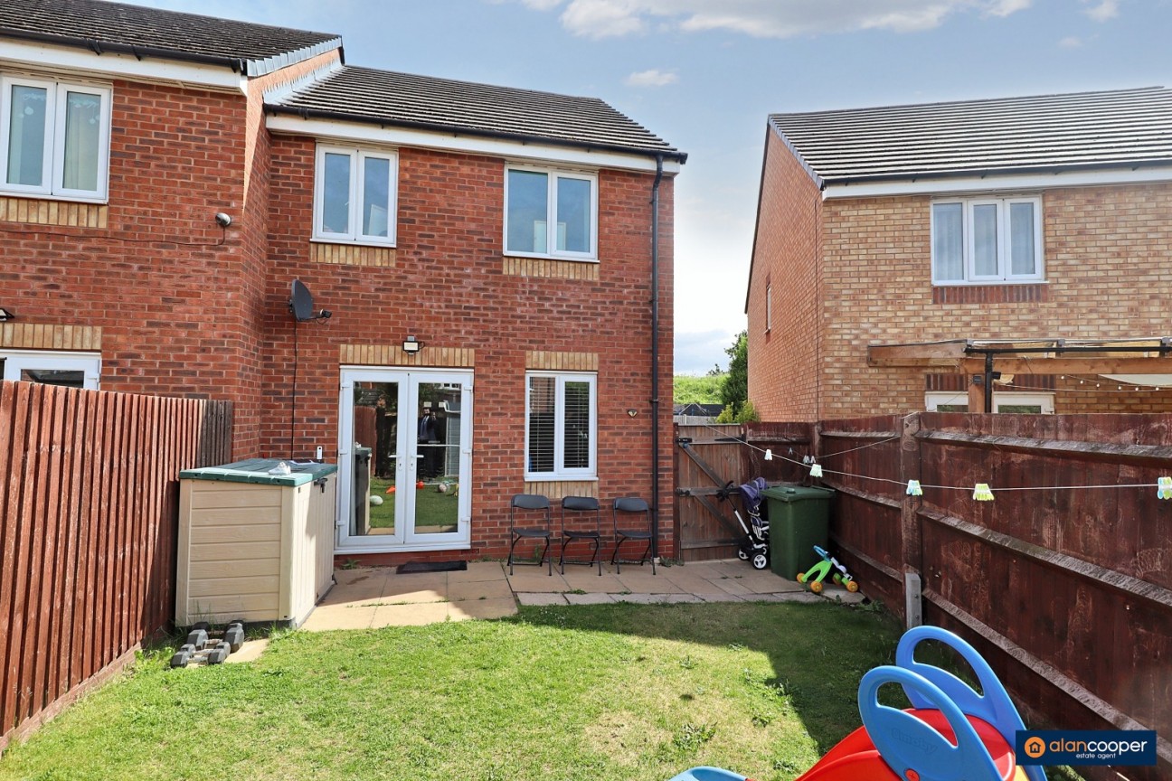 Feather Lane, Penns Croft, Nuneaton, CV10 7GN
