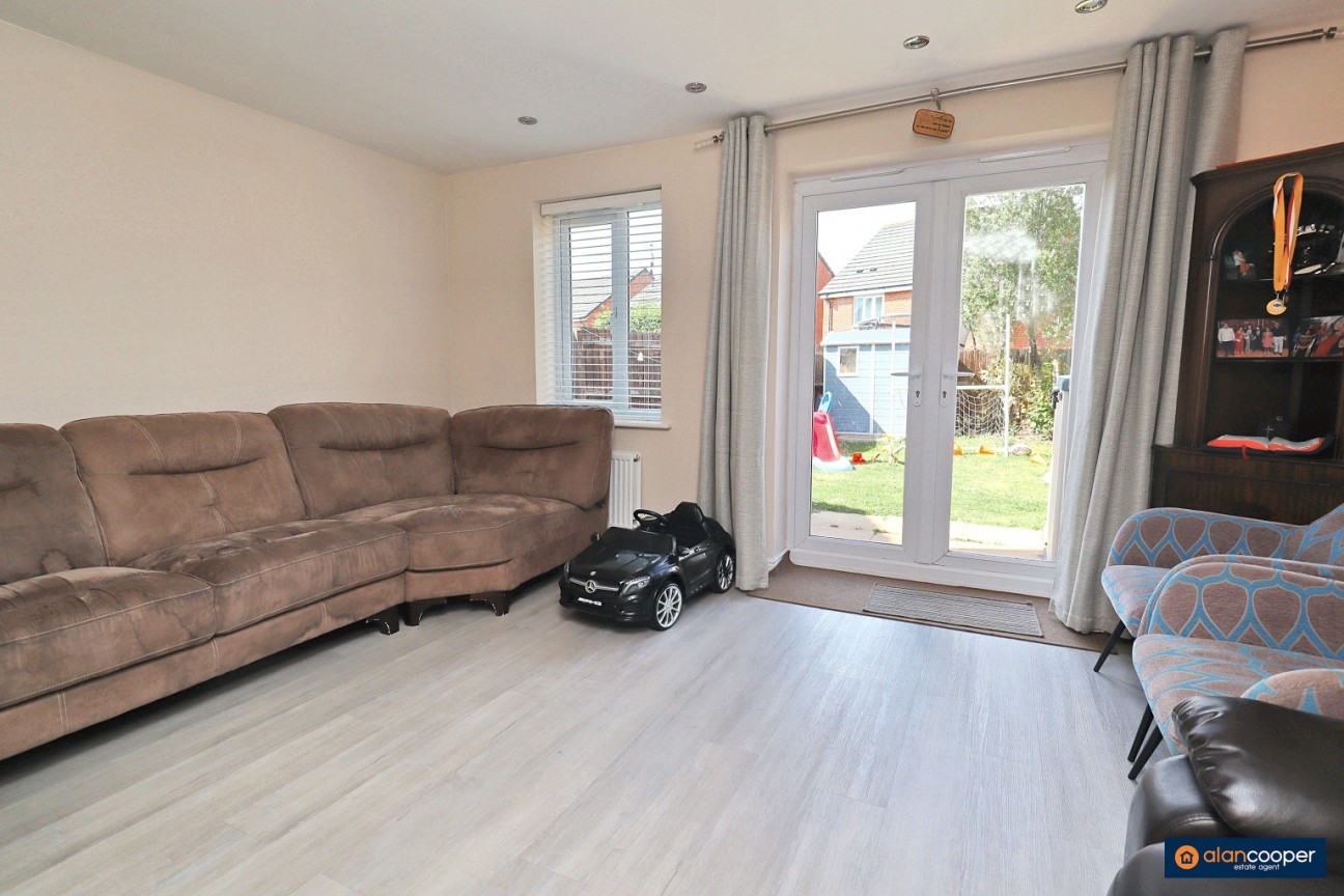Feather Lane, Penns Croft, Nuneaton, CV10 7GN