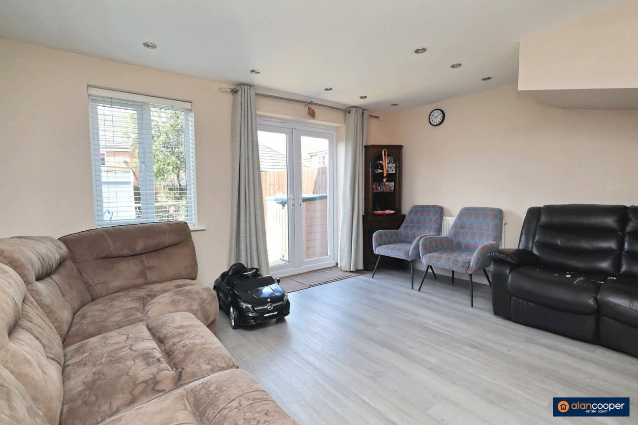 Feather Lane, Penns Croft, Nuneaton, CV10 7GN
